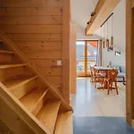 Mountain Shelter 4* زاكوباني