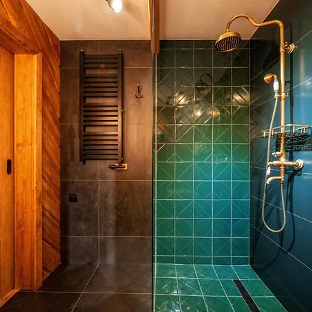 Mountain Shelter Aparthotel 4*