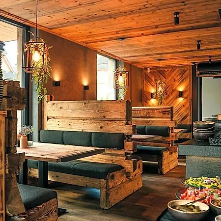 Mountain Shelter 4*