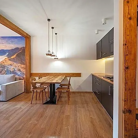 アパートホテル Mountain Shelter 4*